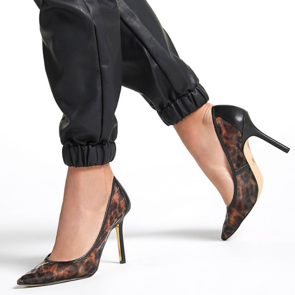 Jennifer Lopez Shoes - JLO Jennifer Lopez Pelana Pumps